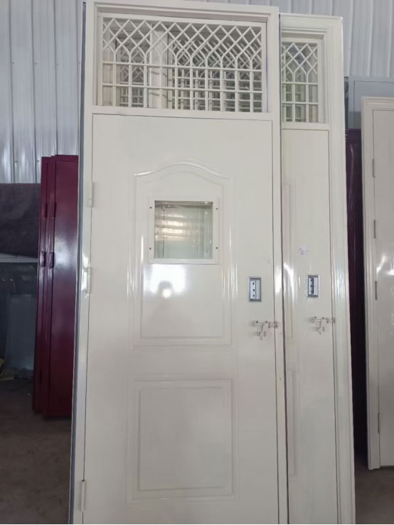 奇台学校教室门