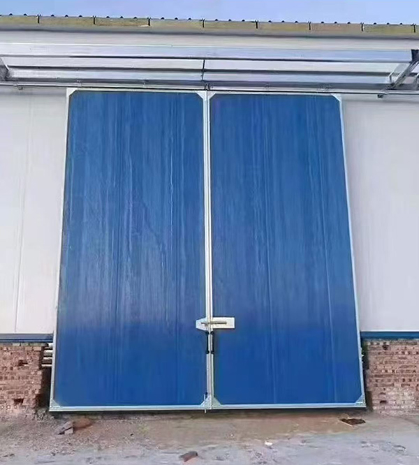 奇台工业门在大型仓储物流通道中的应用实例