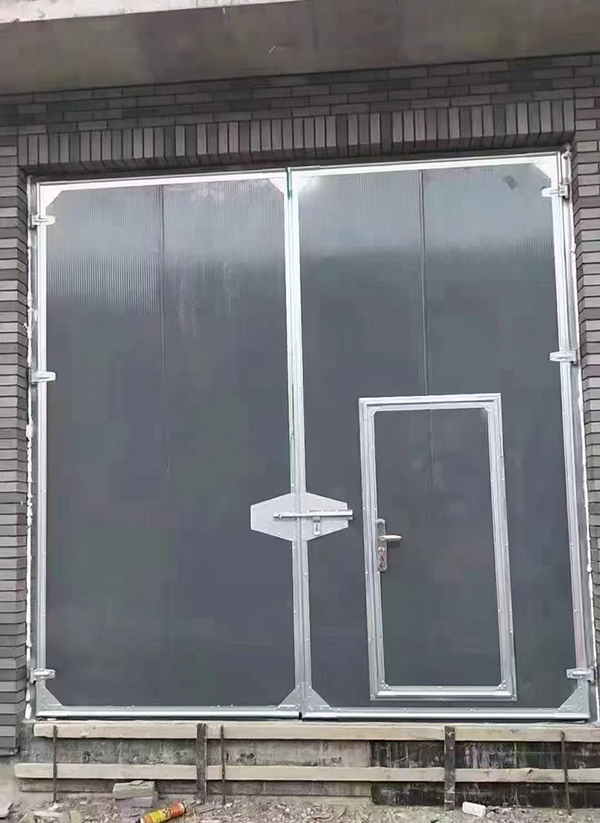 奇台工业平开门在大型设备制造车间的应用实例