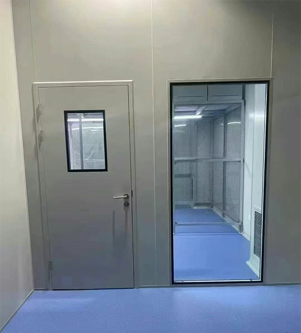 学校教学楼完成奇台防火门标准化安装